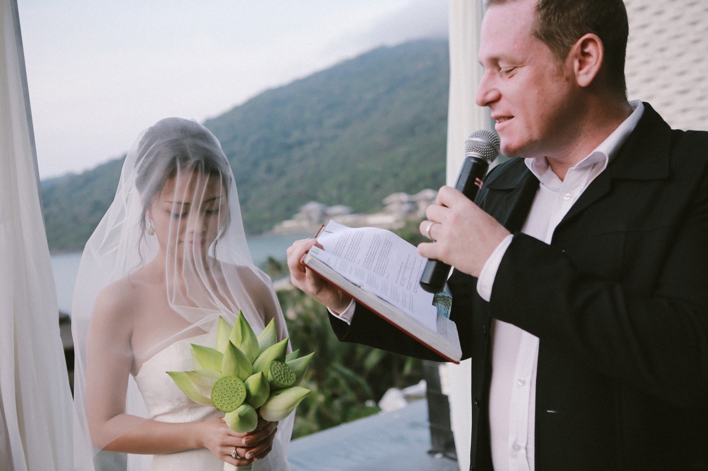 vietnam wedding photographer